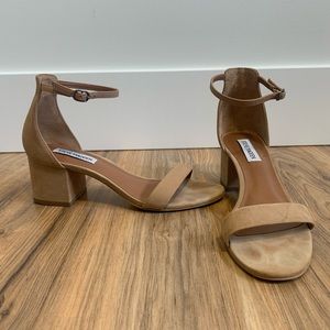 Steve Madden nude suede blocked heel sandal - size 7.5